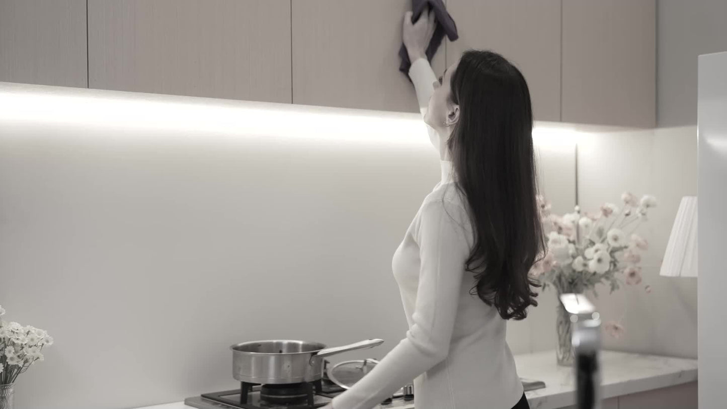 Electric Spin Scrubber, Cordless Cleaning Brush with 8 Replaceable Brush Heads and 2-Speed Control, Adjustable Shower Scrubber with Retractable Extension Handle