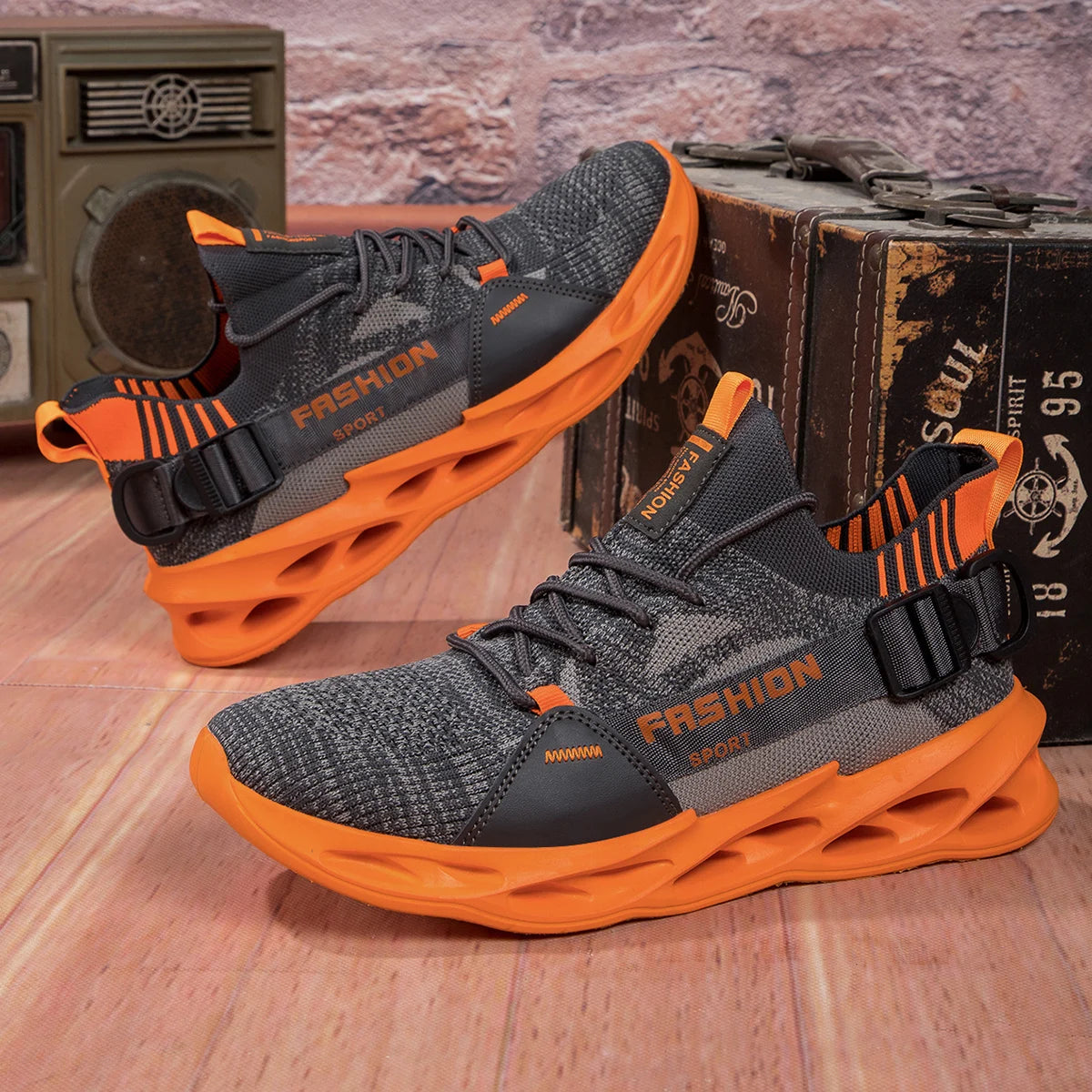 Unisex Tennis Sneaker