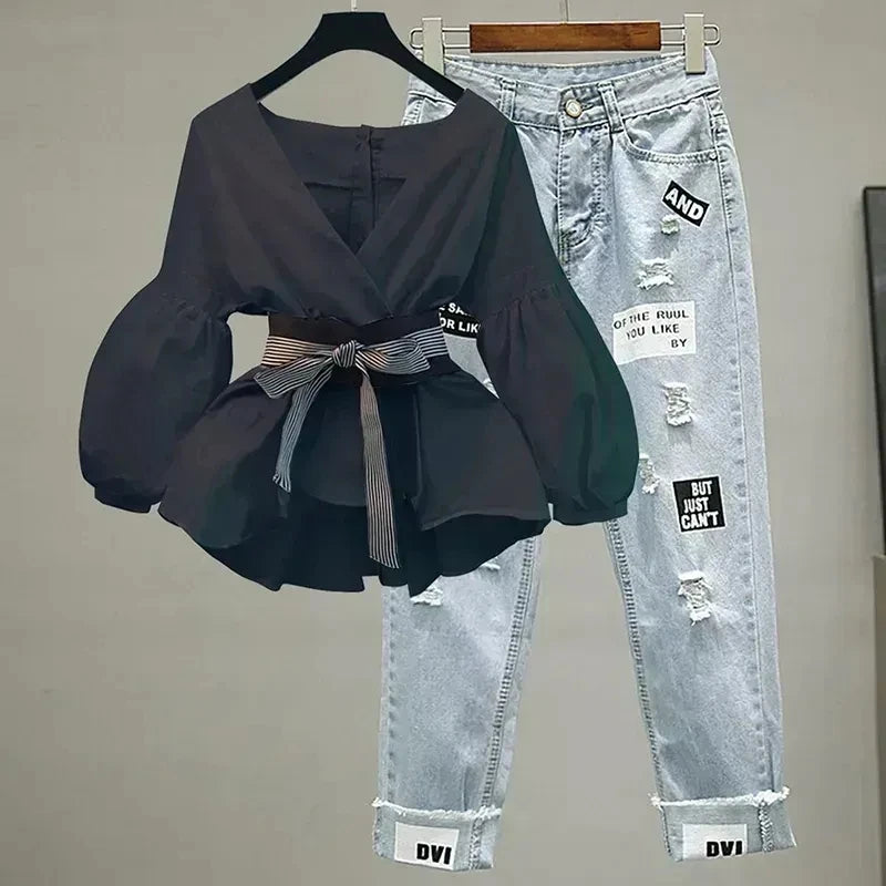 Elegant V-Neck Stripe Lantern Sleeve Top with Ripped Jeans